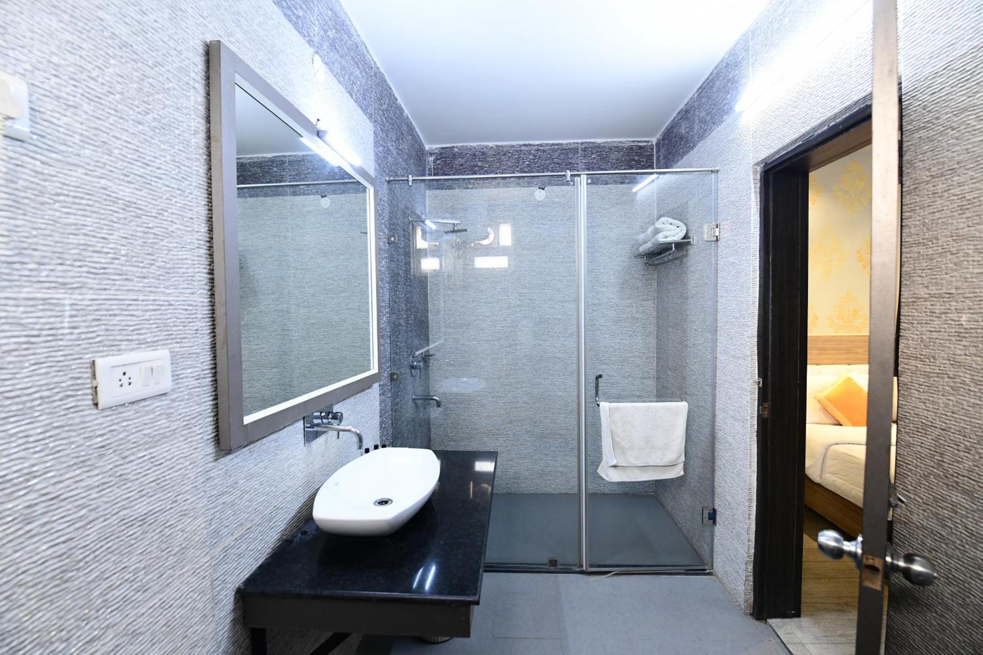 בודהגאיה Hotel Jataka Inn מראה חיצוני תמונה